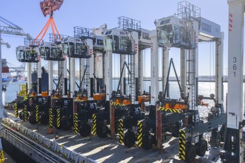 HGT Le Havre 14 hybrid straddle carriers 042026 (3).jpeg HGT Le Havre 14 hybrid straddle carriers 042026 (3).jpeg