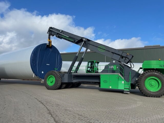 Heavy Duty Reachstacker